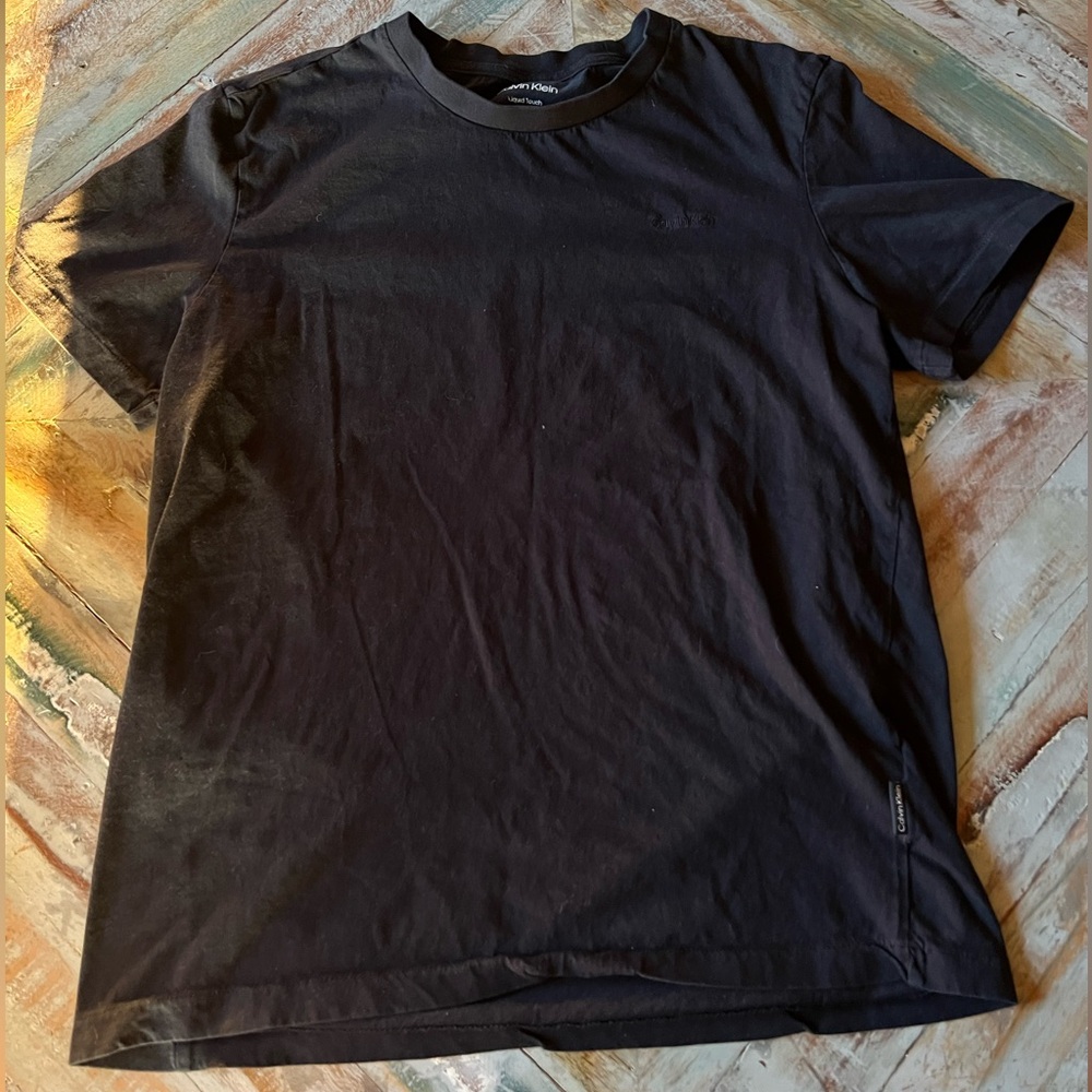 calvin klein tee shirt✨